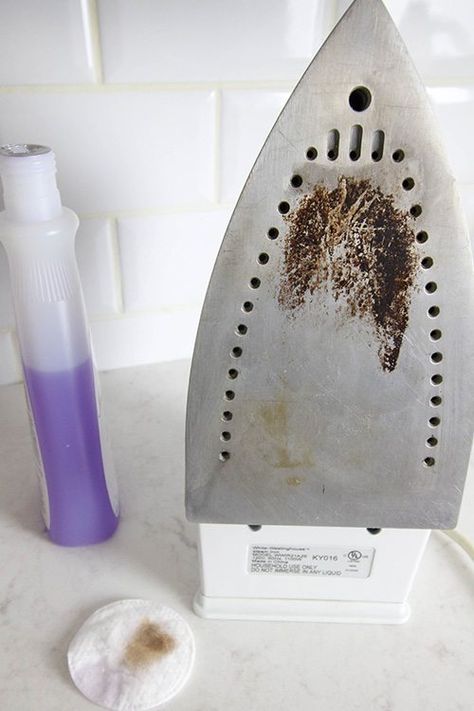 Cleaning Iron Plate, Clean An Iron, Iron Cleaner, Easy Cleaning Hacks, Homemade Cleaning Solutions, Plates Diy, Diy Cleaning Hacks, Iron Plate, Diy Decor Ideas