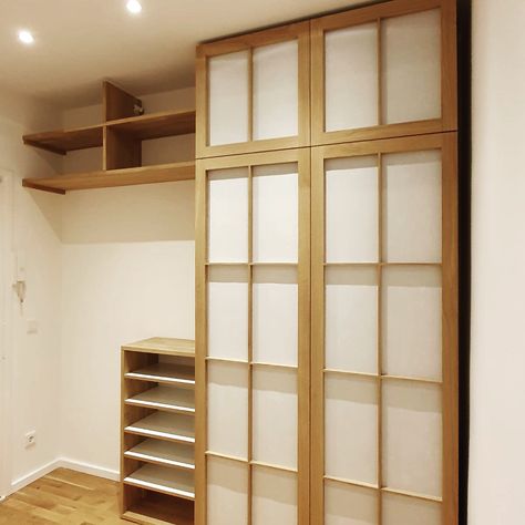 Japanese Closet, Cabin Bedroom, Japanese Design, Shelving Unit, Bookcase, House Design, Apartment, Shelves, Bts