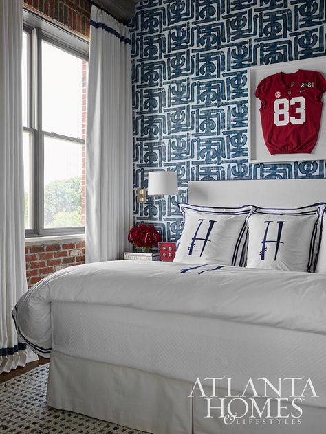 In the guest room, Harstan incorporated indigo wallpaper of his own design from Peter Fasano. Peter Fasano, Atlanta Homes And Lifestyles, Indigo Wallpaper, Space Room, Atlanta Homes, Bachelor Pad, Starter Home, Young Professional, Room Idea