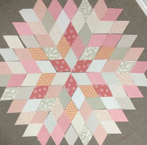 Diamond Quilt - A Tutorial — Leila Gardunia Diamond Patch Quilt Pattern Free, Diamond Quilt Pattern Free, Diamond Quilt Block, Diamond Quilts, Diamond Quilt Pattern, Canal Art, Quilt Crafts, Lone Star Quilt, Kids Quilts