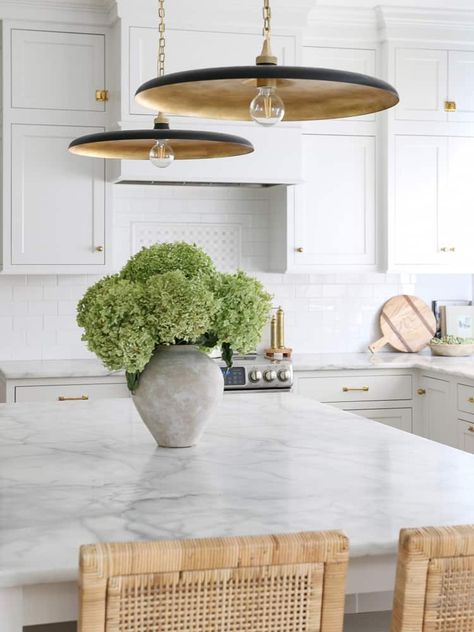 Stylish Ways to Decorate with Flowers - Stefana Silber Piatto Pendant, Bohemian Kitchens, Lighting Design Ideas, Marble Serving Boards, Kitchen Lighting Design, Bold Kitchen, Inset Cabinets, Classic White Kitchen, Kitchen Decor Ideas