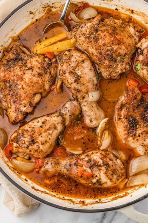 Baked Chicken And Peppers, Baked Chicken And Gravy, Chicken And Peppers, Chicken And Gravy, Chicken Diet, Baked Chicken Drumsticks, Seasoned Veggies, Drumstick Recipes, Easy Chicken Dinner Recipes