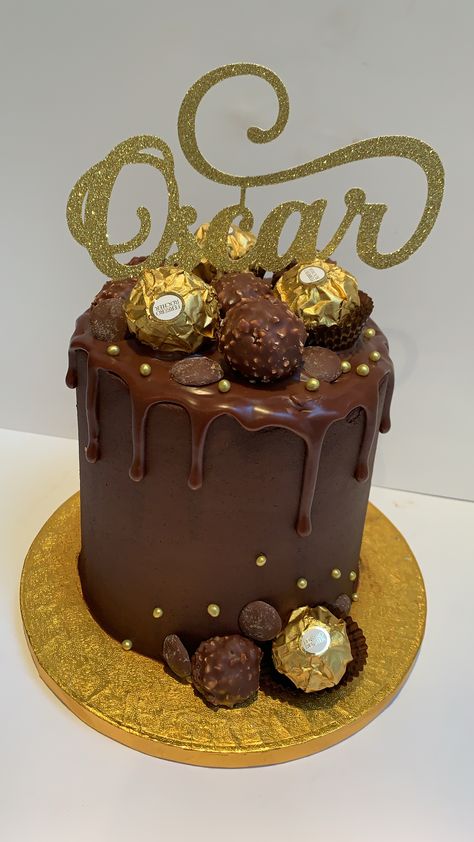 Pastel Chocolate, Chocolate Biscuit Cake, Birthday Cakes For Men, Biscuit Cake, Drip Cake, Cakes For Men, Ferrero Rocher, Ice Creams, Drip Cakes