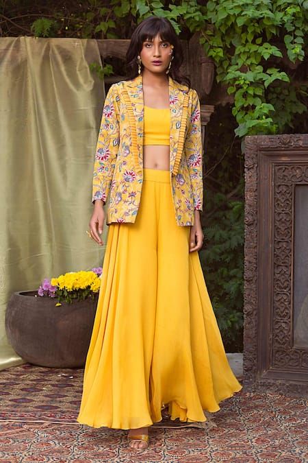 Buy Yellow Crepe Top Scoop Blazer Lapel Printed Organza Suit Set For Women by Chhavvi Aggarwal Online at Aza Fashions. Crop Top Outfits Indian, Crop Top Palazzo, Haldi Outfits, Western Dresses For Women, Organza Suits, Trendy Outfits Indian, Blazer Outfits For Women, Yellow Blazer, Indo Western Dress