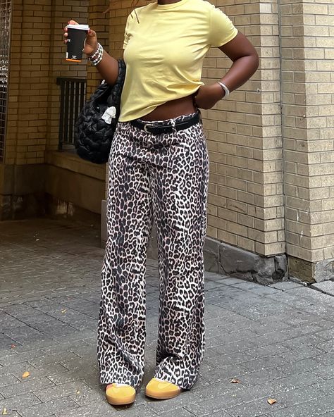 butter yellow might be my new favourite colour I fear🤭 #butteryellowoutfit #leopardprint #falltrends #falloutfitinspo #leopardjeans #fallfashiontrends #casualoutfitinspo #casualoutfitideas #pinterestinspiration Leaped Pants Outfit, Leapord Print Pants Fit, Cheetah Print Outfits Aesthetic, 80s Cheetah Print Outfit, Yellow Cheetah Print, Cheetah Print Outfits, Leopard Jeans, Leopard Print Outfits, Animal Print Outfits