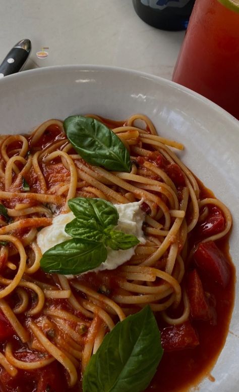 food restaurant aesthetics Italian Restaurant Aesthetic Pasta, Spaghetti Aesthetic Food, Pasta Restaurant Aesthetic, Restaurant Aesthetics, Pasta Restaurants, Food Gallery, Coffee Aesthetic, Food Restaurant, Italian Restaurant