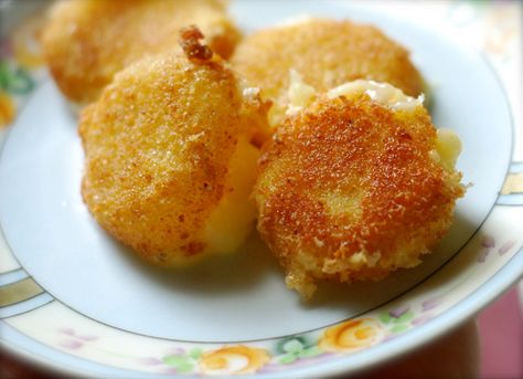 Print Friendly Version These adorable little fried cheese rounds make the perfect appetizer for a romantic celebration. I did a test run prior to Valentine’s Day so I could share this very special recipe with you. I’ve come up with a few tricks to help insure that the cheese doesn’t turn to greasy goo in…Read more → Babybel Cheese Recipes, Babybel Cheese, Appetizer Sandwiches, Cheese Fries, Cheese Recipe, Fair Food Recipes, Fries In The Oven, Perfect Appetizers, Special Recipes