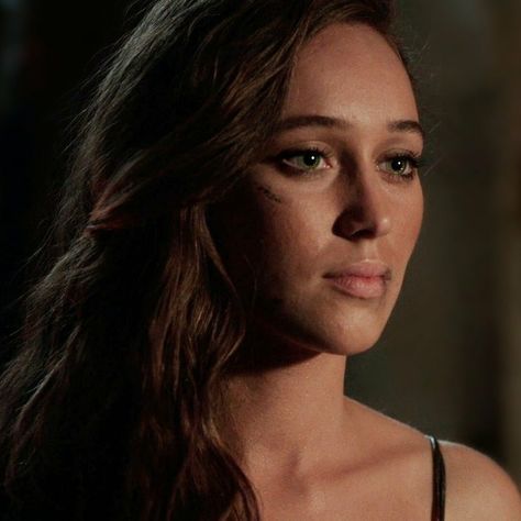 Lexa The 100 Actress, Lexi The 100, Lexa Kom Trikru Icon, Lexa Kom Trikru Aesthetic, Alycia Debnam Carey The 100, Alycia Debnam Carey Instagram, Women Faceclaims, The 100 Lexa, Clark Griffin