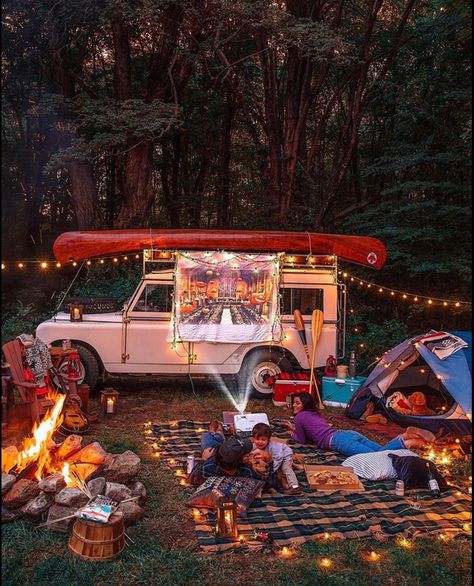 Camping Date, Romantic Camping, Camping Inspiration, Camping Set Up, Camping Vibes, Camping Aesthetic, Adventure Aesthetic, Outdoor Movie, Camping Glamping