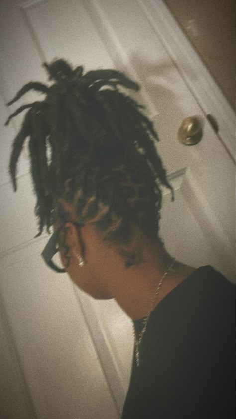 Pineapple With Locs, Pineapple Ponytail Loc Style, Loc Pineapple Style, Pineapple Loc Style Short, Updo Hairstyles Locs, Pineapple Style On Locs, Loc Pineapple Styles Black Women, Pineapple Ponytail With Locs, Pineapple Locs Style