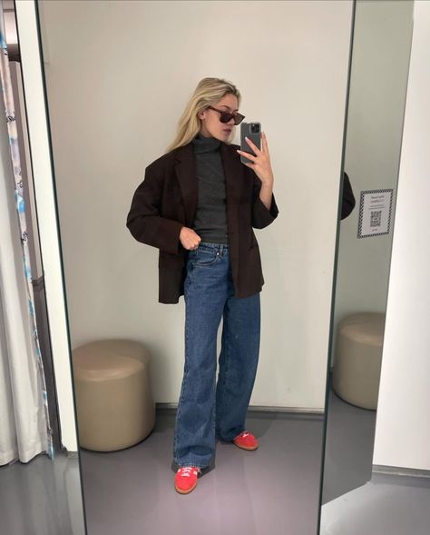 margot lee | Me, my nana’s armor, my mom’s old apartment, me 🐩 | Instagram Margot Lee, Old Apartments, My Mom, Style Icons, Fashion Inspo, Apartment, On Instagram, Instagram