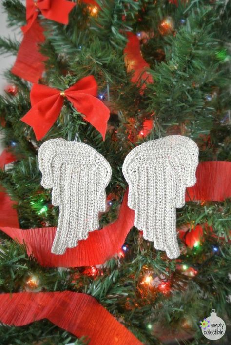 Free Tiny Angel Wings crochet pattern by SimplyCollectibleCrochet.com | Perfect for appliques, ornaments, earrings, pendants, and more! https://simplycollectiblecrochet.com/2016/07/beautiful-free-tiny-angel-wings-crochet-pattern-applique-ornament-earrings-pendant/ Angel Wings Crochet, Artsy Crochet, Wings Crochet, Crochet Angel Pattern, Crochet Angels, Crochet Angel, Crochet Fairy, Confection Au Crochet, Crochet Xmas