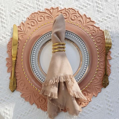 French Table Setting, Pink Table Settings, Valentine Tablescape, Farmhouse Table Setting, Leather Placemats, Napkin Rings Wedding, Circle Table, Beautiful Table Settings, Pink Table