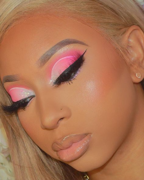 Pink Glitter Makeup, Full Glam Makeup, Birthday Makeup Looks, Pink Eyeshadow Look, Face Beat Makeup, Glitter Makeup Looks, Prom Eye Makeup, Pink Eye Makeup, Prom Makeup Looks