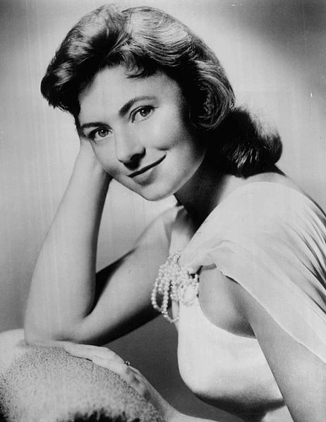 Marion Ross -  (1928-  ) Some films and Broadway but preferred  TV.  Lots a TV appearances.  Played on TV sitcom "Happy Days" from1974-1984. Leader Movie, Marion Ross, Tv Moms, Jeri Ryan, Celebrities Then And Now, Lynda Carter, Classic Actresses, Halle Berry, Happy Days