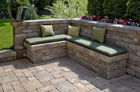 35+ Best Deck Bench Ideas and Designs (With Pictures) 40 Seat Wall, Patio Layout, Corner Seating, Wall Seating, Patio Flooring, Patio Plants, Decks Backyard, Stone Walls, Patio Makeover