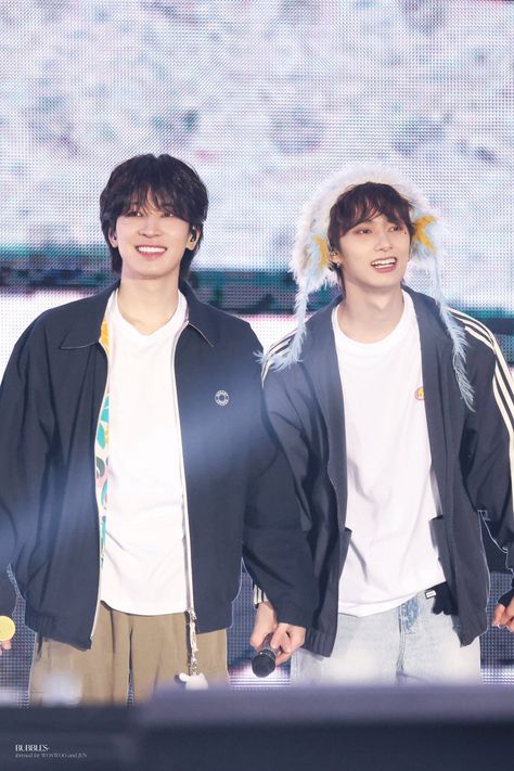 Wonwoo and Jun Wonwoo And Jun, Seventeen Tour, Vernon Chwe, Seventeen Jun, Seventeen Wonwoo, Mingyu Seventeen, Best Duos, Secret Love, Light Of My Life