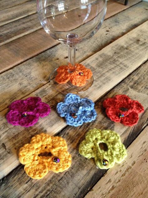 Wine Glass Ideas, Crochet Coasters Pattern, Crochet Wine, Coasters Pattern, Wine Glass Markers, Wine Delivery, Crochet Coaster Pattern, Crocheted Flowers, Crochet Kitchen