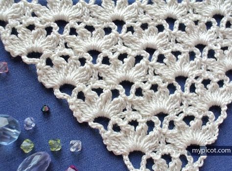 MyPicot | "Stitch Pattern For Triangle Shawl" | Free crochet patterns Crochet Modesty Panel, Triangle En Crochet, Prayer Shawl Patterns, Advanced Crochet, Modesty Panel, Crochet Triangle, Crochet Shawls And Wraps, Crochet Blocks, Triangle Shawls