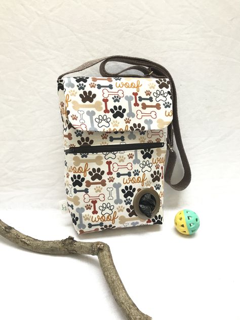 Dog Sewing, Purse Covers, Dog Waste Bag Holder, Diy Dog Bed, Purse Crafts, Dog Walking Bag, Walking Bag, Bag Pattern Free, Diy Bags Patterns