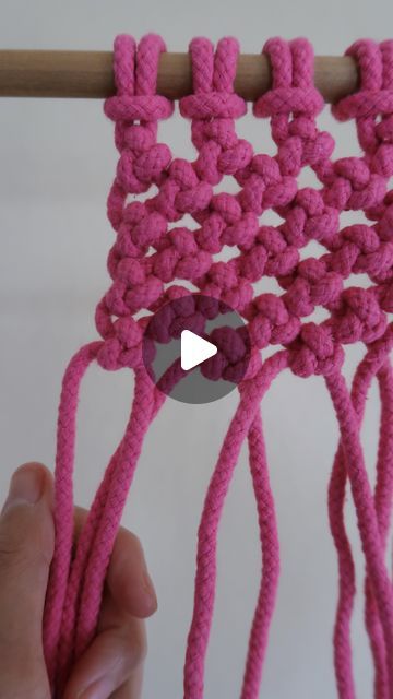 Punch Needle Tutorial, Thomas Law, Macrame Triangle, Macrame Weaving, Art Thomas, Hat Hanger, Macrame Ideas, Macrame Knots, Macrame Tutorial