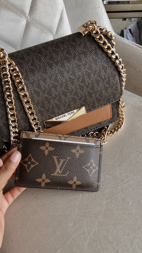 Luxury Goals, Micheal Kors Handbag, Proud Of Myself, Handbag Essentials, Girly Bags, Fancy Bags, Looks Chic, So Proud, Hand Bags