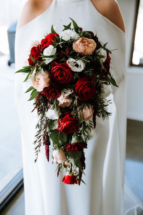 Eco Friendly Valentines, Pepper Berry, White Lisianthus, Fall Backyard, Cascading Bouquet, Cascading Bridal Bouquets, Sustainable Flowers, Australian Flowers, Red Carnation