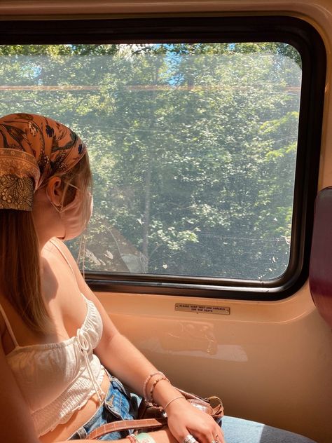 #boston #train #fitinspo #aesthetic #city #picinspo Boston Girl Aesthetic, Boston Train, Boston Fall, Boston Aesthetic, Girls Roadtrip, Boston Trip, Happy Juice, Fall City, Missing Home