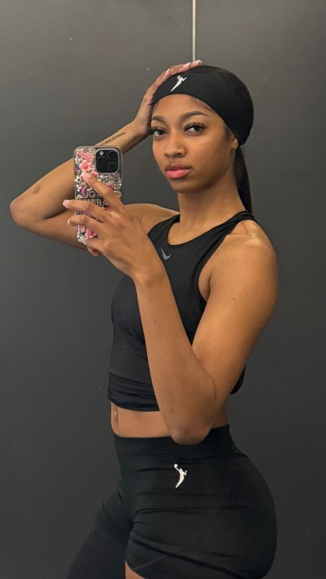 Basketball Tutorial, Angel Reese, New Photo Download, Hard Body, Love And Basketball, Yoga Sports Bra, Womens Basketball, Team Usa, Baddie Outfits Casual