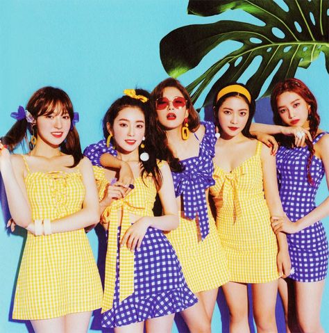 Red Velvet "Summer Magic" Special Edition Photobook (SCAN) Red Velvet Summer, Red Velvet Photoshoot, Summer Magic, Pose Fotografi, Velvet Wallpaper, Red Velvet Irene, Girl Cakes, Kpop Girl Groups, Kpop Groups