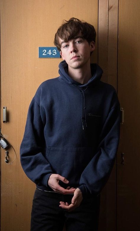 Alex Lawther, James And Alyssa, Movie Tracker, Ing Words, Declan Mckenna, Spongebob Funny, Mary I, Cartoon Jokes, Cute Actors