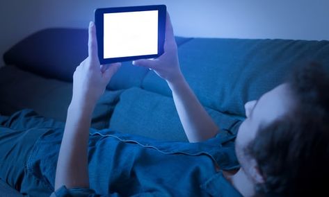 Blue light from phone screens accelerates blindness, study finds University Of Toledo, Digital Devices, Digital Tablet, Digital Health, Phone Screens, Watching Tv, Phone Screen, Men Looks, Insomnia