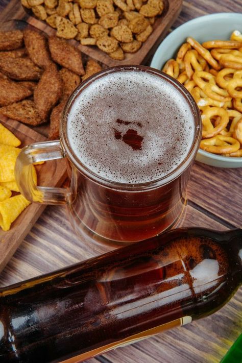 Bread Crackers, Mug Of Beer, Beer Snacks, Beer Photography, Mini Pretzels, Bread Snacks, Pretzels, Side View, Free Photo