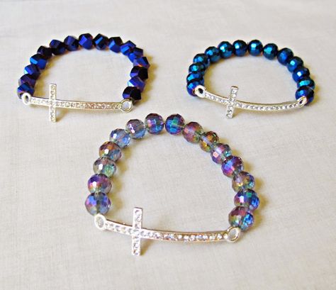 image diy tutorial rhinestone cross bracelet stretch elastic beaded Free Bead Patterns, Cross Bracelets, Rhinestone Designs Pattern, Honey Jewelry, Blessing Bracelet, Faith Bracelet, Jewelry Connectors, Diy Rhinestone, Bracelets Diy