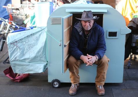 Peter Gould was at the Our Place Society courtyard on Monday to display the tiny home he built. Homeless Tips, Micro Shelter, Homeless Shelter Ideas, Micro Camper Trailers, Homeless Shelter Design, Shelter For Homeless, Homeless Housing, Shelter Ideas, Portable Shelter