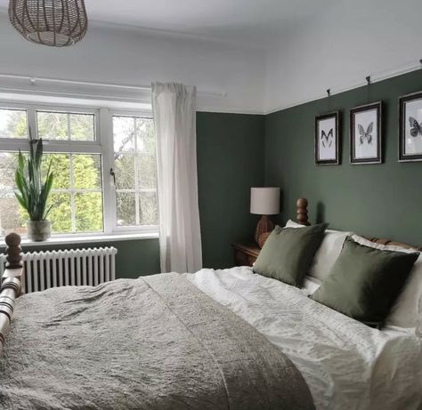 Green Curtains Bedroom, Curtain Colors, Olive Green Bedrooms, Green Bedroom Walls, Light Green Walls, Green Accent Walls, Dark Green Walls, Beige Curtains, Dark Curtains