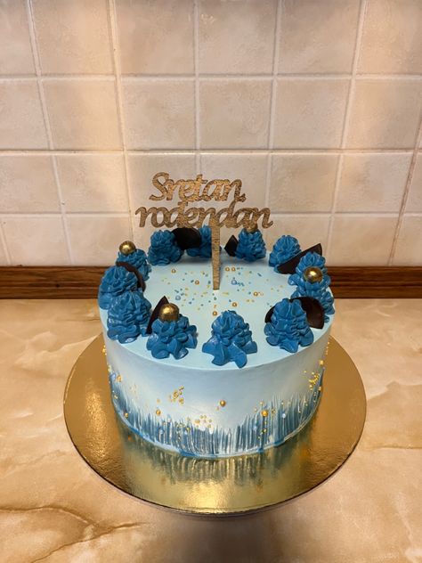 Cake for man, blue cake, gold on cake, chocolate, dark blue Navy Birthday Cake, Half Kg Cake, Bday Cakes Aesthetic, Cakes Aesthetic, Navy Birthday, Blue Cakes, Cakes For Men, 11th Birthday, Cake Chocolate