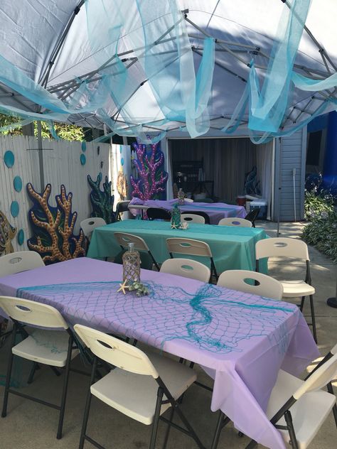 Under the sea birthday party Table Cloth Ideas, Ariel Birthday Party, Jellyfish Decorations, Sea Party Ideas, Ariel Party, Cloth Ideas, Mermaid Theme Birthday Party, Ariel Birthday, Sea Baby Shower