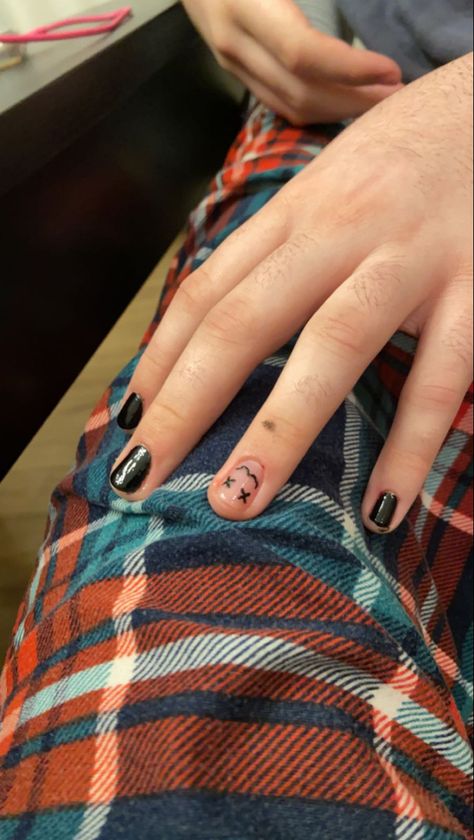 smiley face nails Boyfriend Nails, Smiley Face Nails, Black And Nude Nails, Face Nails, Edgy Nails, Simple Nail Designs, Nude Nails, Smile Face, Smiley Face