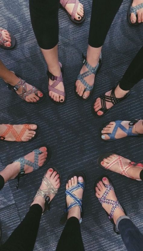 Chacos Sandals Aesthetic, Chaco Outfits, Chacos Outfit, Vsco Shoes, Granola Girl Aesthetic Outfits, Granola Girl Aesthetic, Chaco Sandals, Summer Things, Chacos Sandals