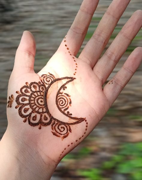 Moon Mehedi Degins, Funny Mehendi Designs, Funny Mehndi Design, Moon Mehndi, Elegant Mehendi, Krishna Mandir, Henna Flower Designs, Henna Flower, Mehandi Designs Easy