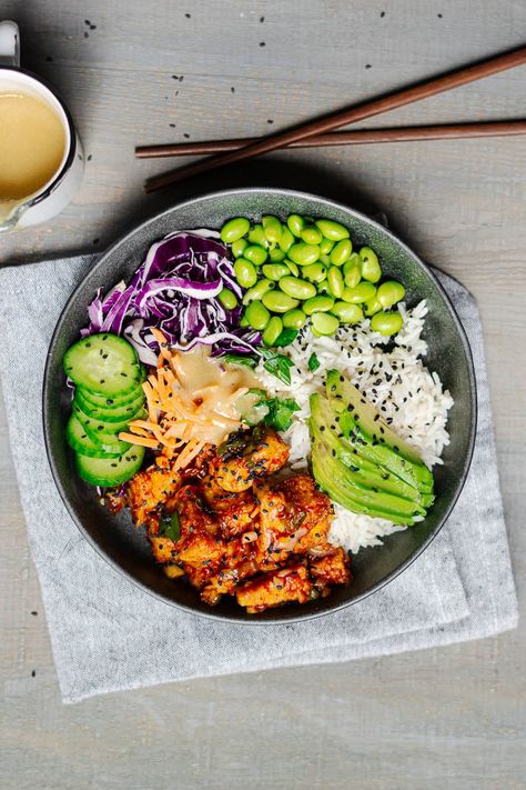 A Tofu Poke Bowl that's full of nutrition and flavor and it's easy to make. #tofubowl #veganbowls #pokebowl Build Your Own Poke Bowl, Tofu Poke Bowl, Tofu Poke, Vegan Poke Bowl, Tofu Bowl, Poke Bowl Recipe, Poke Bowls, Meatless Mondays, Vegan Bowls