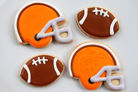 Cleveland Browns Overnight Oats Healthy Clean Eating, Cheerleader Birthday, Apple Birthday, Football Cookies, Fish Cookies, Hunting Birthday, Cleveland Browns Football, Brown Sugar Cookies, Football Theme Party