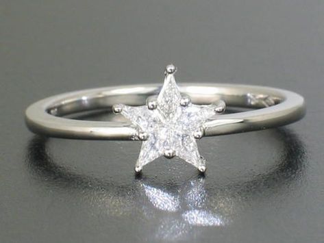 Shaped Engagement Rings, Star Rings, Wedding Ring Shapes, Clothes Jewelry, Engagement Ring Shapes, Engagement Ring Diamond Cut, Dope Jewelry, Funky Jewelry, Star Jewelry