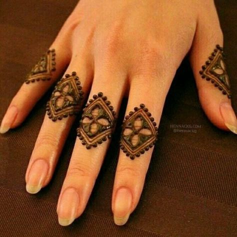 15+ Unique Finger Mehndi Designs That You'll Absolutely Love | WedMeGood Finger Mehndi Style, Mehndi Tattoos, Latest Finger Mehndi Designs, Finger Mehendi Designs, Finger Mehndi, Henna Inspiration, Finger Henna Designs, Tato Henna, Unique Mehndi