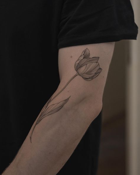 Tattoo Tulip, Names Tattoo, Tulip Tattoo, Fineline Tattoo, Name Tattoo, Flower Template, Tattoo Placement, Book An Appointment, Minimal Tattoo