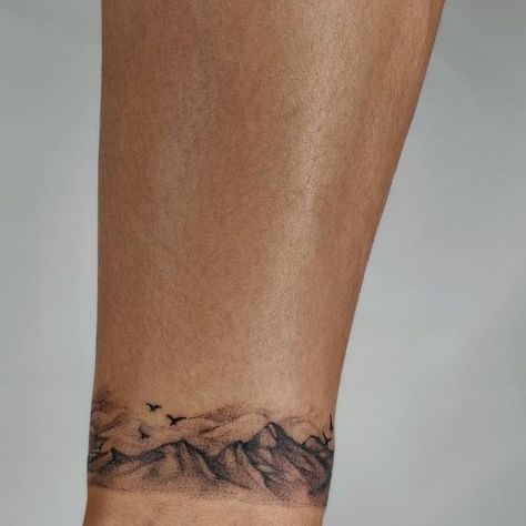 Lower Ankle Tattoo, Enya Tattoo, Outside Ankle Tattoo, Mountain Tattoo Ankle, Mountain Back Tattoo, Hanumanji Tattoo, Tattoo Berge, Edelweiss Tattoo, Cool Nature Tattoos