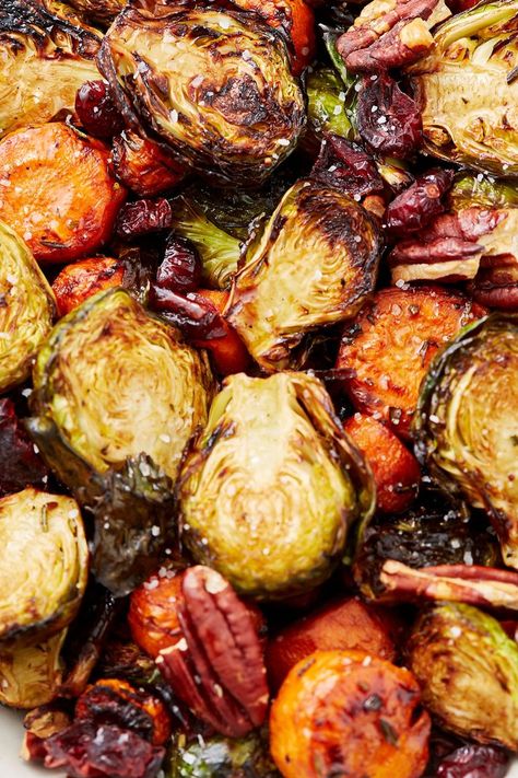 Holiday Roasted Vegetables, Sweet Potatoes Brussel Sprouts, Potatoes Brussel Sprouts, Chicken Sweet Potatoes, Roasted Vegetable Medley, Holiday Roasts, Perfect Mashed Potatoes, Thanksgiving Food Sides, Christmas Side Dishes