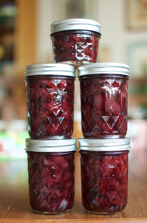 Lightly Pickled Sweet Cherries – Food in Jars Food In Jars, Pickled Cherries, Canning Fruit, Bing Cherries, Plum Sauce, Alfalfa Sprouts, Cherry Recipes, Sour Cherry, Dried Cherries