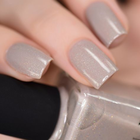 Set In Stone is a refined creamy greige holographic nail polish! Beautifully accented with the perfect amount of linear holographic splendor, Set In Stone brings together a perfect blend of grey and beige hues for a subtle base that packs a vivid sparkle! Maximum Coverage in 2-3 Coats Light Grey And Pink Nails, Greige Nail Polish, Shimmery Pink Nails, Greige Nails, Taupe Nail Polish, Light Gray Nails, Taupe Nails, Dark Nail Polish, Diva Nails